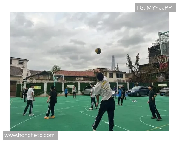 上海排球队的战术转型与深度解析探索排球运动的未来发展之路 上海排球队的战术转型与深度解析探索排球运动的未来发展之路